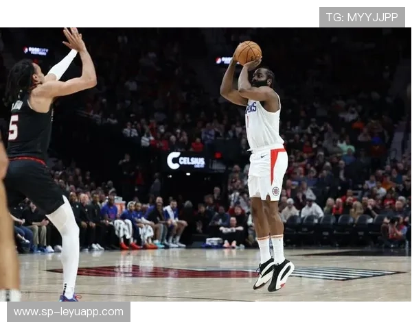 哈登缺席，快船失去节奏遭遇两连败，哈登在快船打过球吗